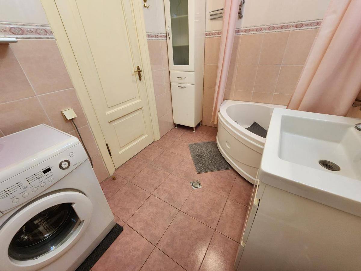 Apartment at Baratashvili 10 Tbilisi Bagian luar foto