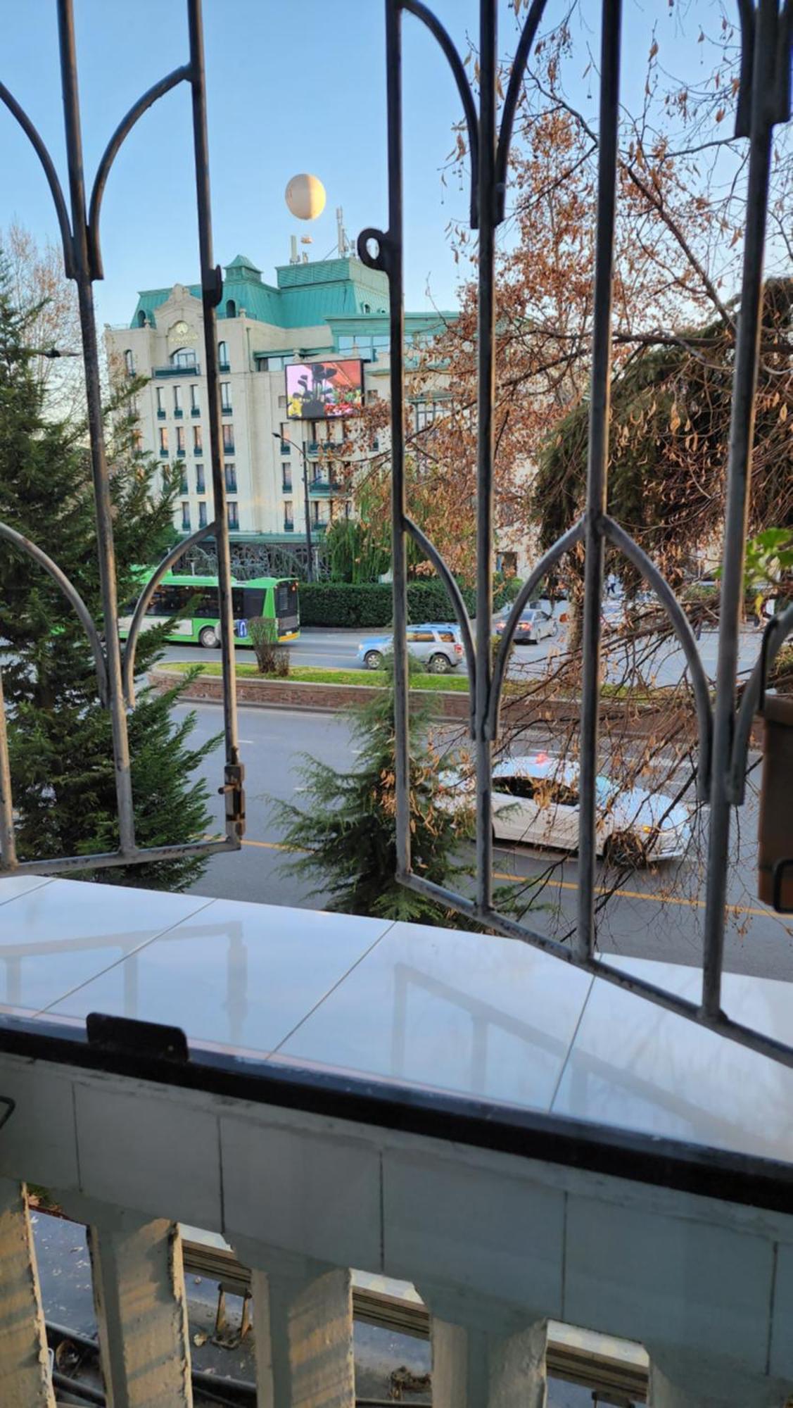 Apartment at Baratashvili 10 Tbilisi Bagian luar foto