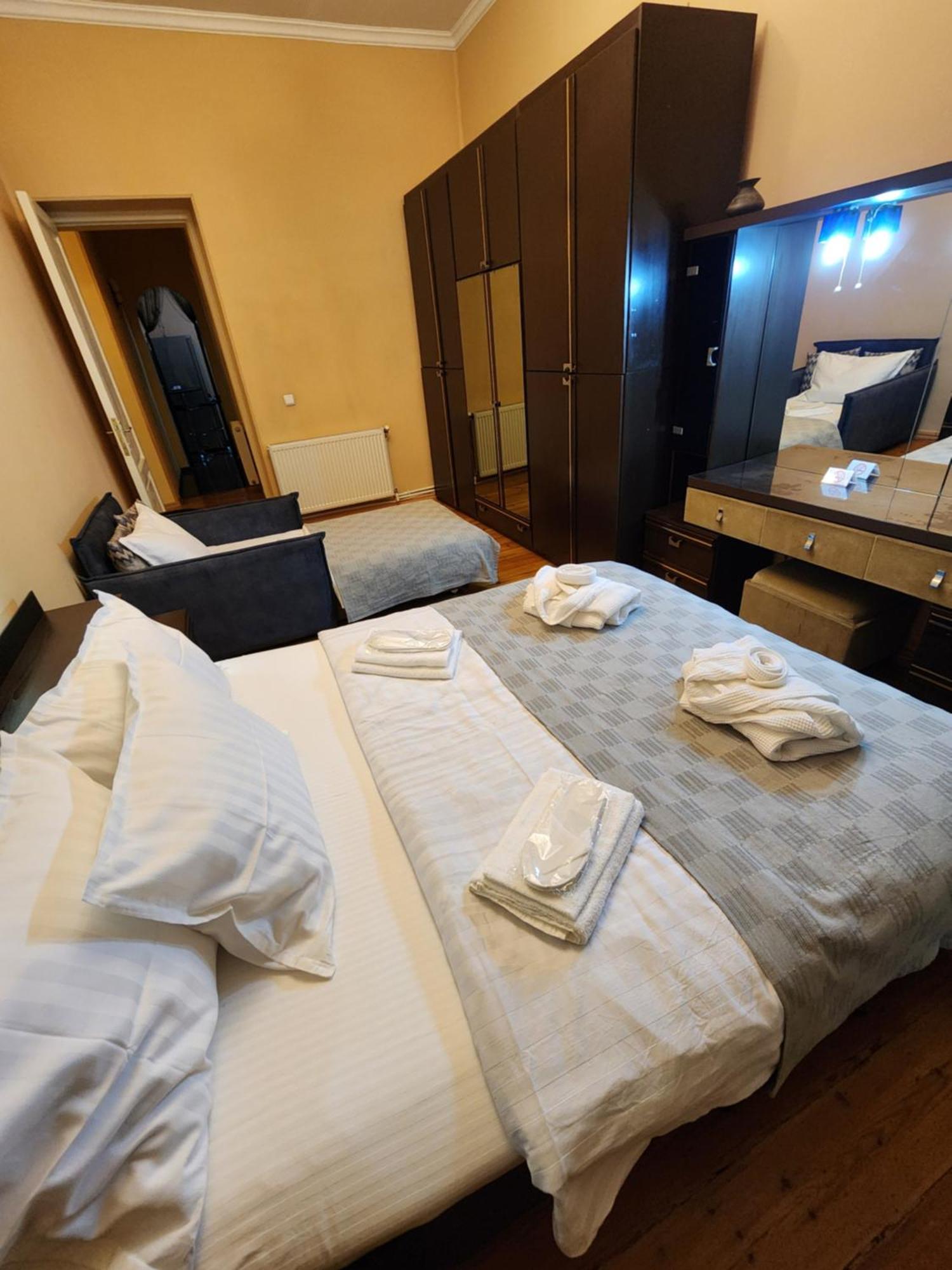 Apartment at Baratashvili 10 Tbilisi Bagian luar foto